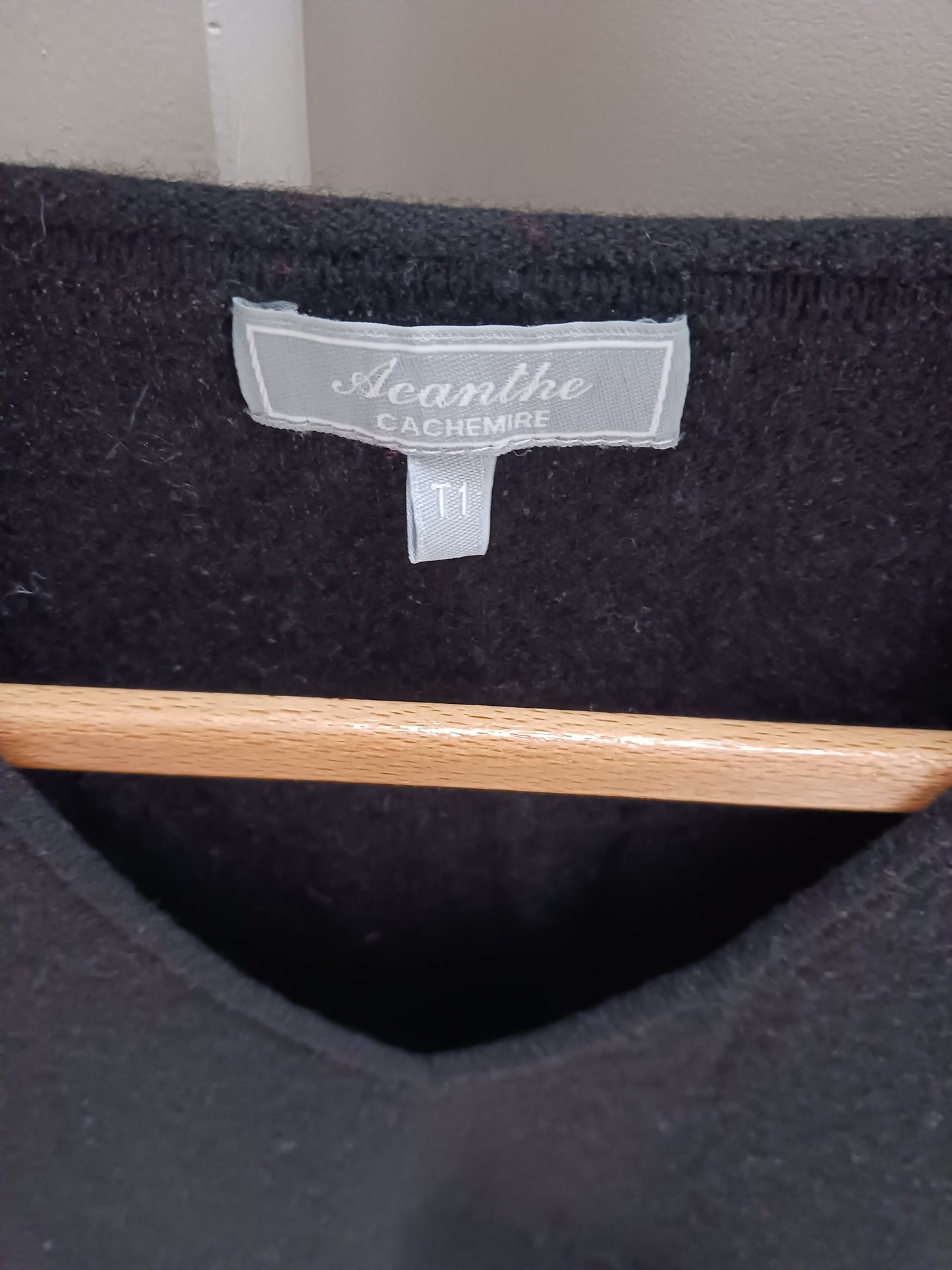 Pull col V 100 % cachemire