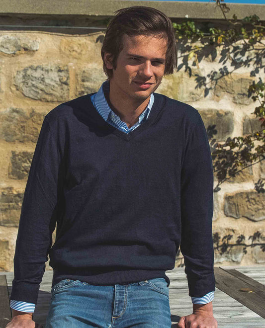 Pull col V en coton/cachemire marine