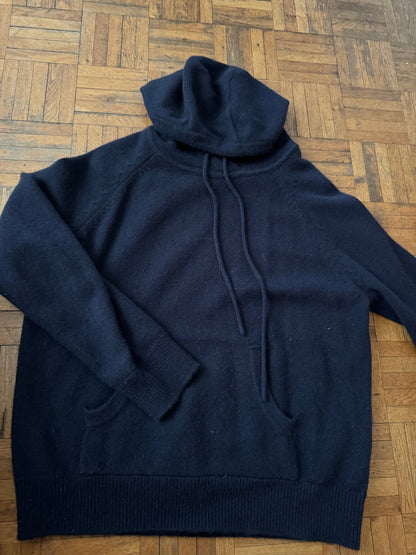 Pull à capuche bleu marine