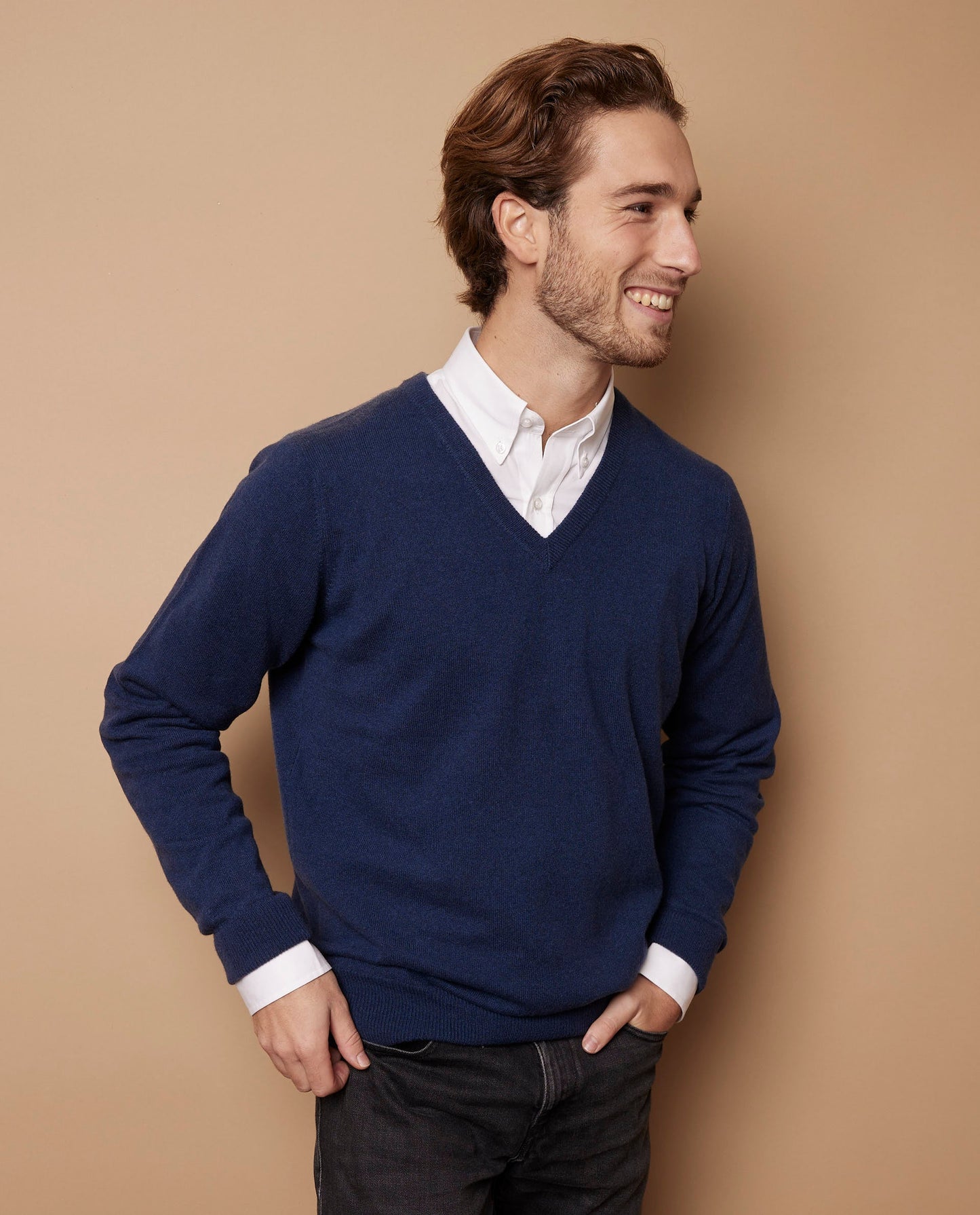 Pull col V 100 cachemire marine clair