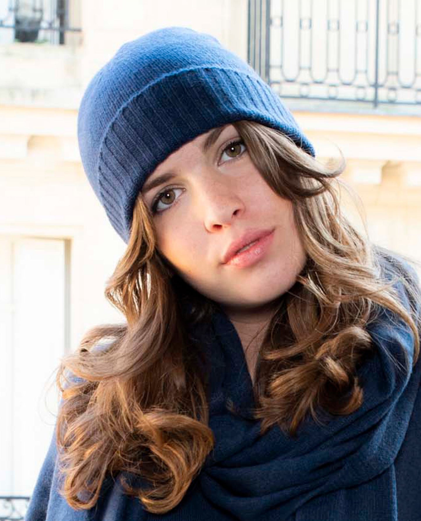 Bonnet 100 cachemire marine clair