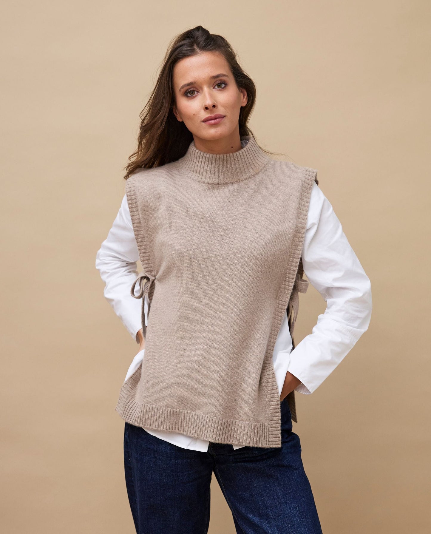pull sans manche avec lien 100 cachemire Beige