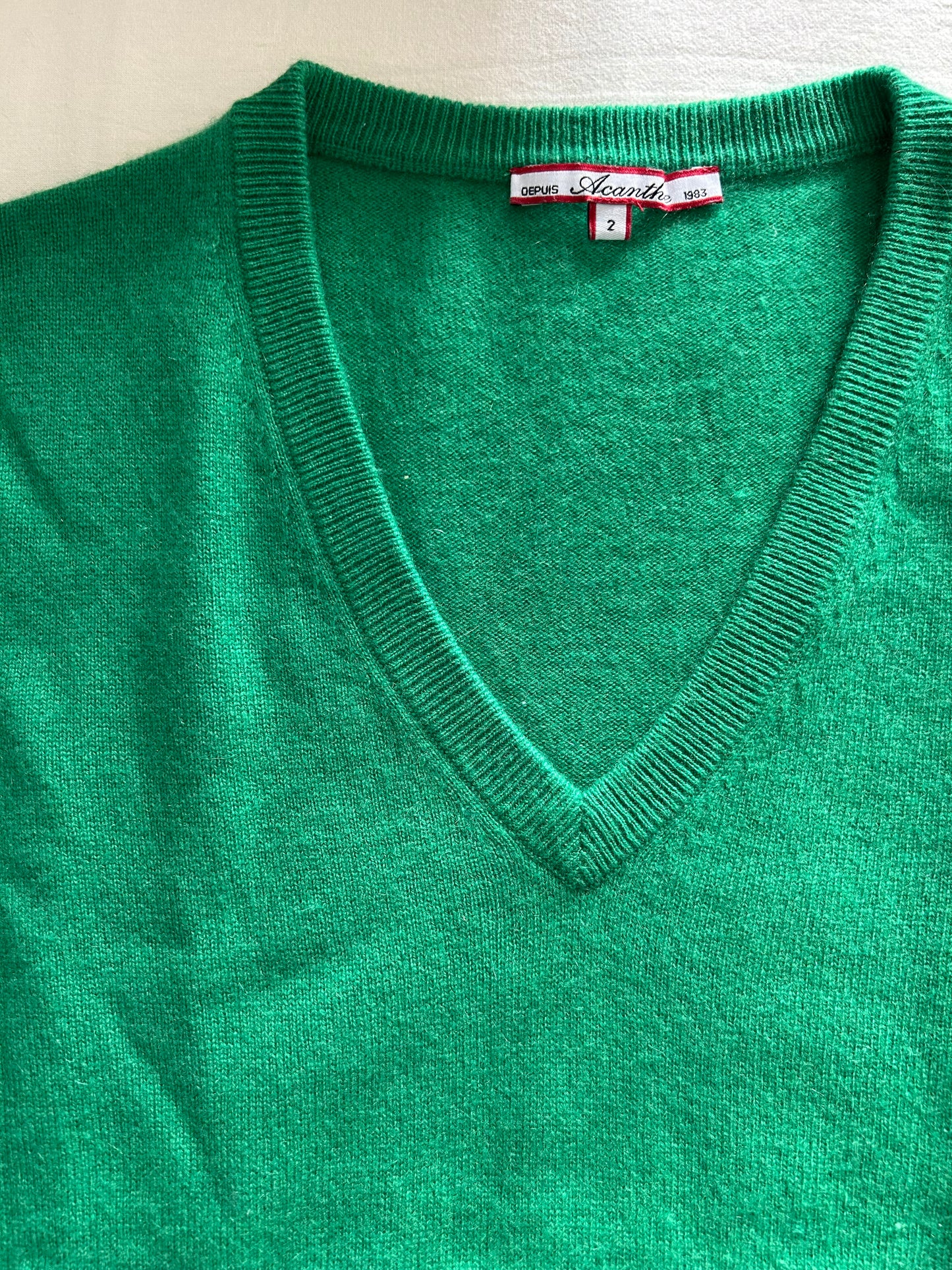 Pull V cachemire vert pré